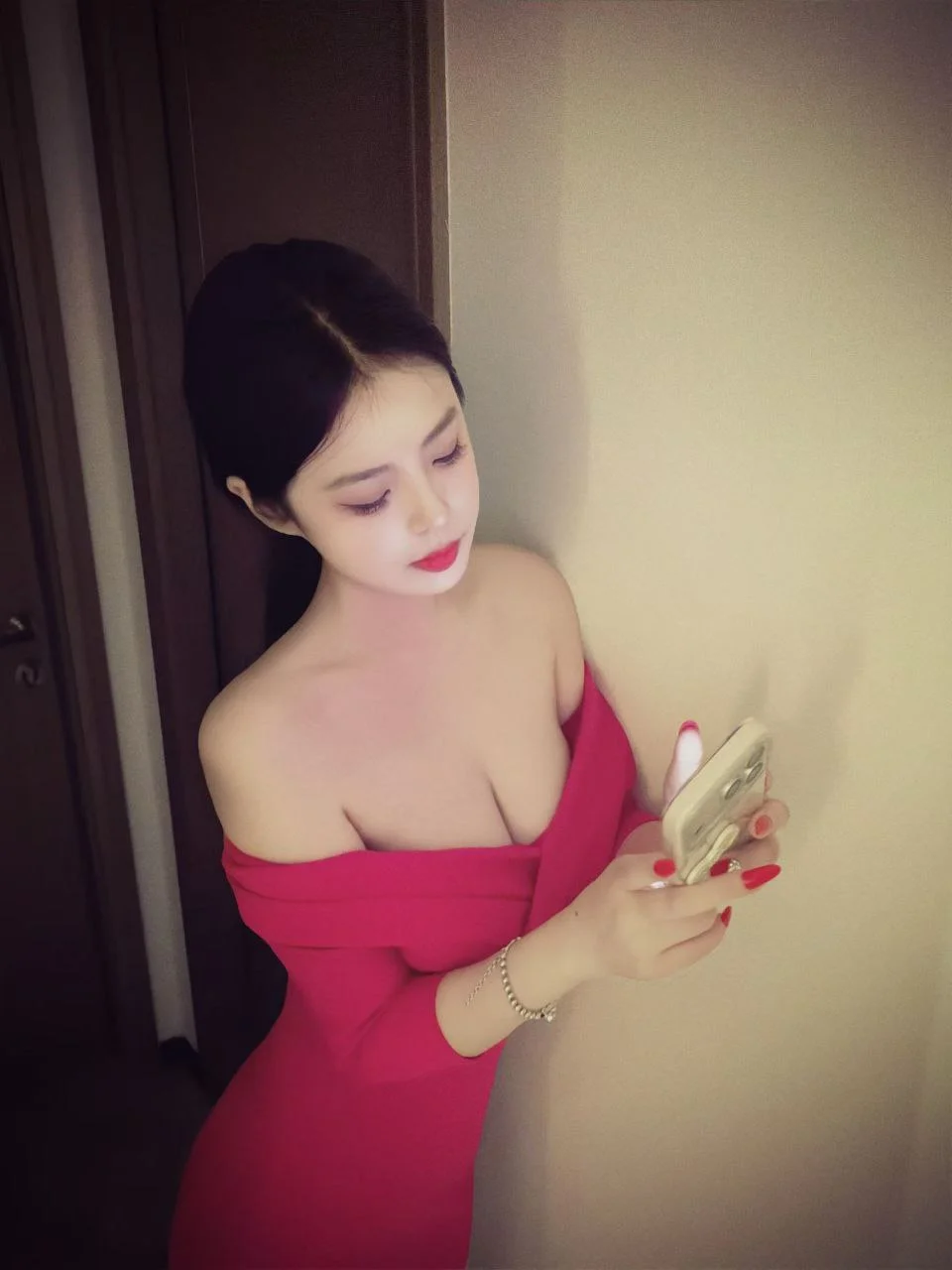 How Much Does a Singapore Escort Cost? — 2026 Honest Breakdown - SGMeimei Singapore Escort